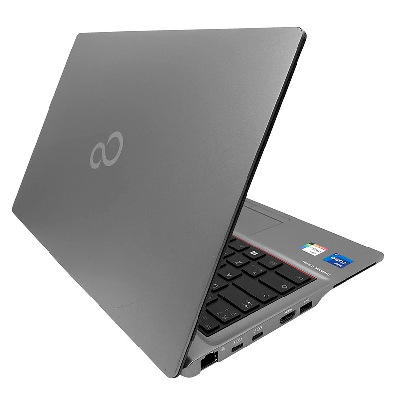 Ansicht des Fujitsu LifeBook U7411 Notebooks.